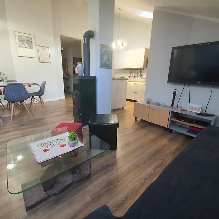 Apartment D Free Parking & Wifi, Walking Distance To Centrum 扎达尔 外观 照片