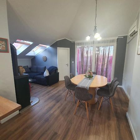 Apartment D Free Parking & Wifi, Walking Distance To Centrum 扎达尔 外观 照片