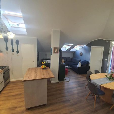 Apartment D Free Parking & Wifi, Walking Distance To Centrum 扎达尔 外观 照片
