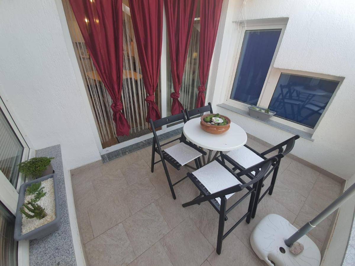 Apartment D Free Parking & Wifi, Walking Distance To Centrum 扎达尔 外观 照片