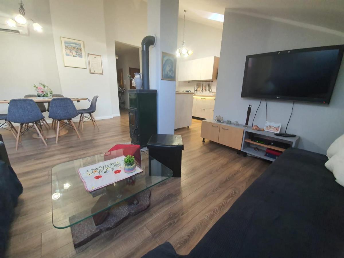 Apartment D Free Parking & Wifi, Walking Distance To Centrum 扎达尔 外观 照片