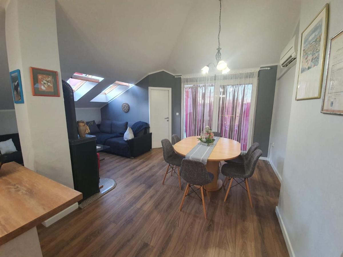 Apartment D Free Parking & Wifi, Walking Distance To Centrum 扎达尔 外观 照片