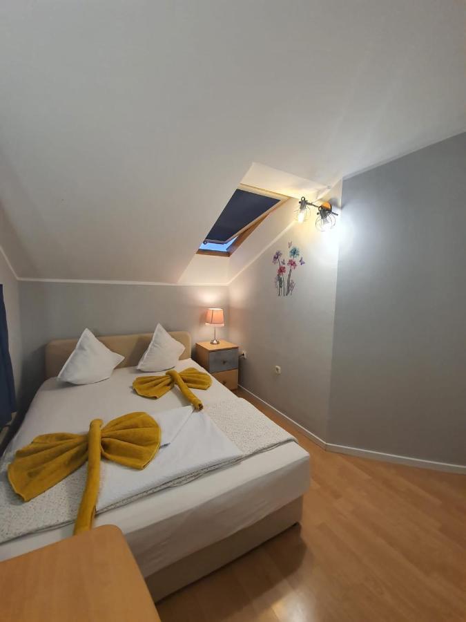 Apartment D Free Parking & Wifi, Walking Distance To Centrum 扎达尔 外观 照片