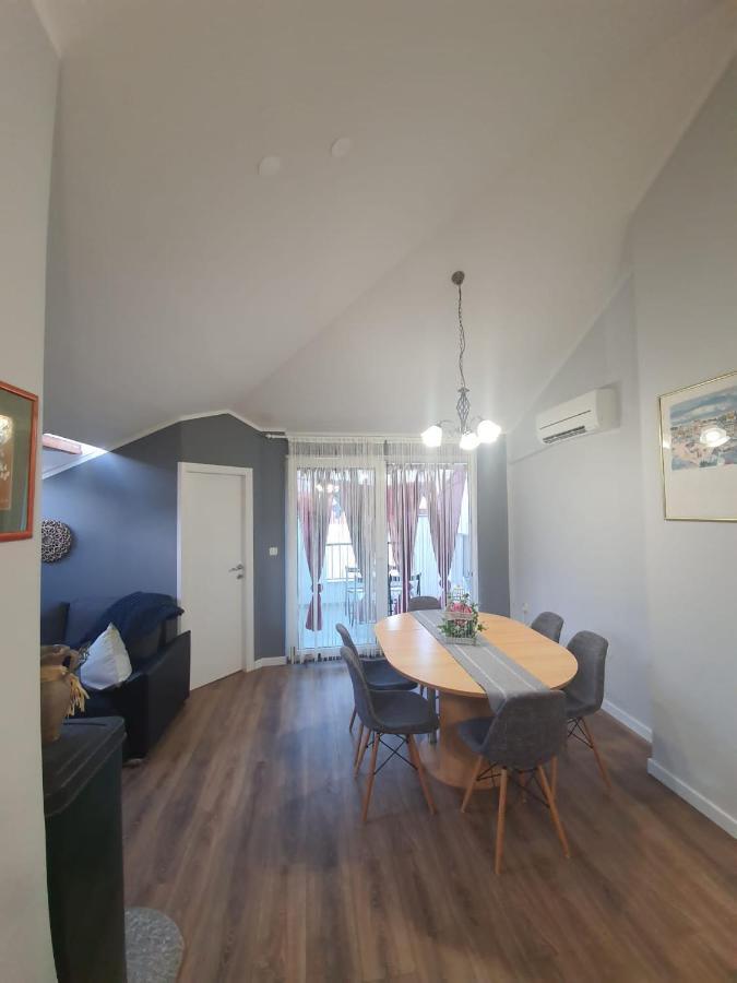 Apartment D Free Parking & Wifi, Walking Distance To Centrum 扎达尔 外观 照片