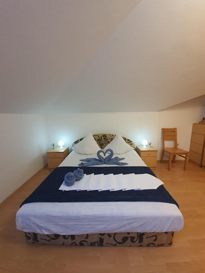 Apartment D Free Parking & Wifi, Walking Distance To Centrum 扎达尔 外观 照片