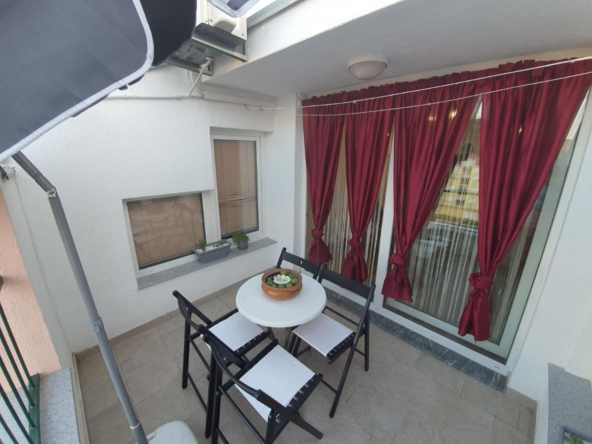 Apartment D Free Parking & Wifi, Walking Distance To Centrum 扎达尔 外观 照片