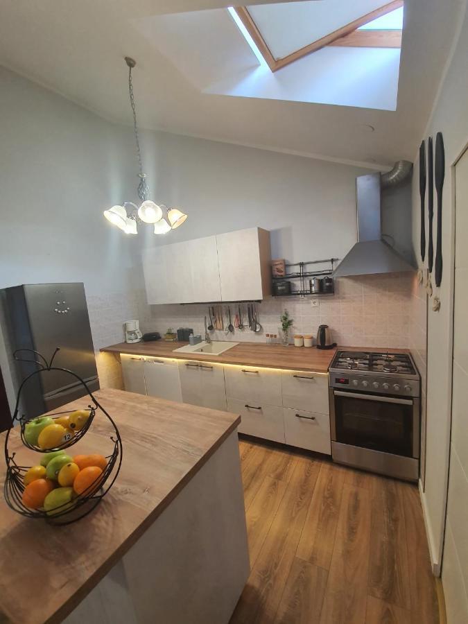 Apartment D Free Parking & Wifi, Walking Distance To Centrum 扎达尔 外观 照片