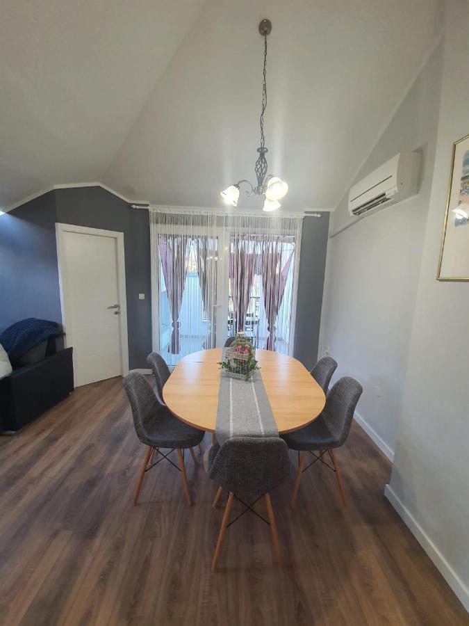 Apartment D Free Parking & Wifi, Walking Distance To Centrum 扎达尔 外观 照片